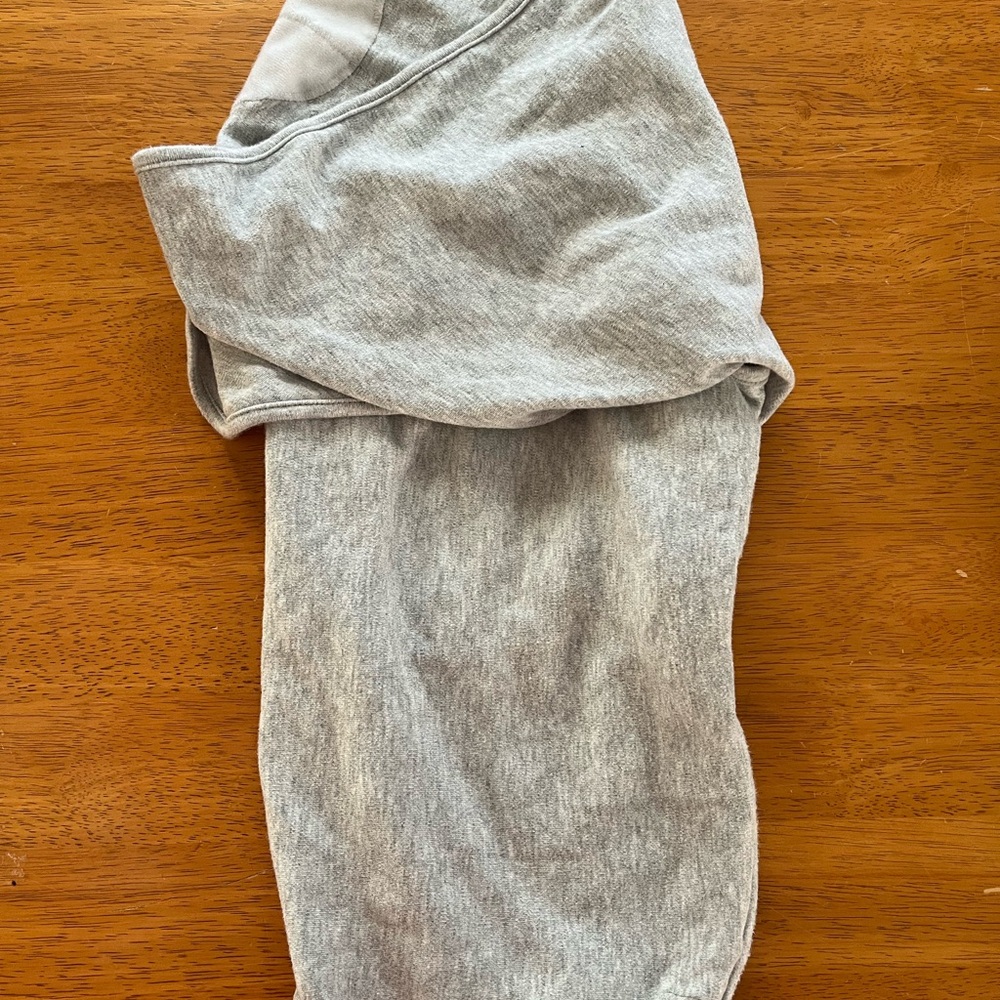 🌿 Aden + Anais Essentials Swaddle – Heather Gray (4–6m) ❤️5 for $15